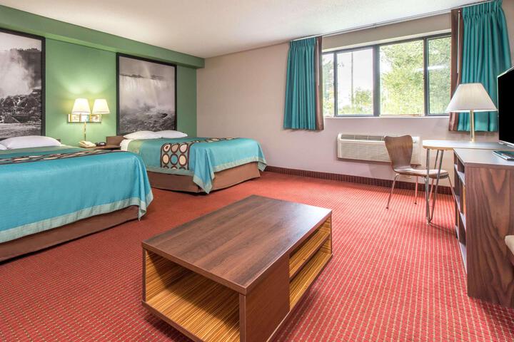 2 Queen Beds (1 of 19)
