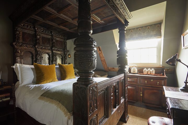 Room 2 of 44