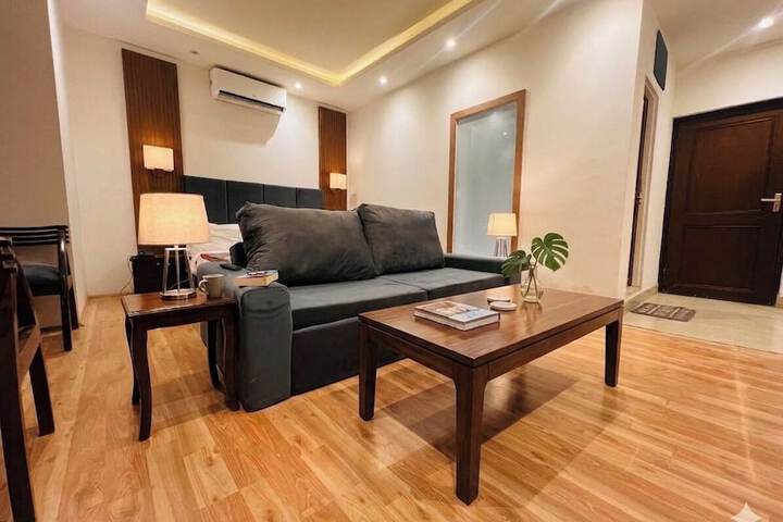 Room 8 of 20