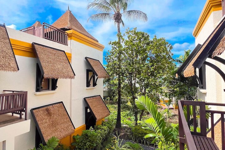 Hotel Exterior 96 of 125