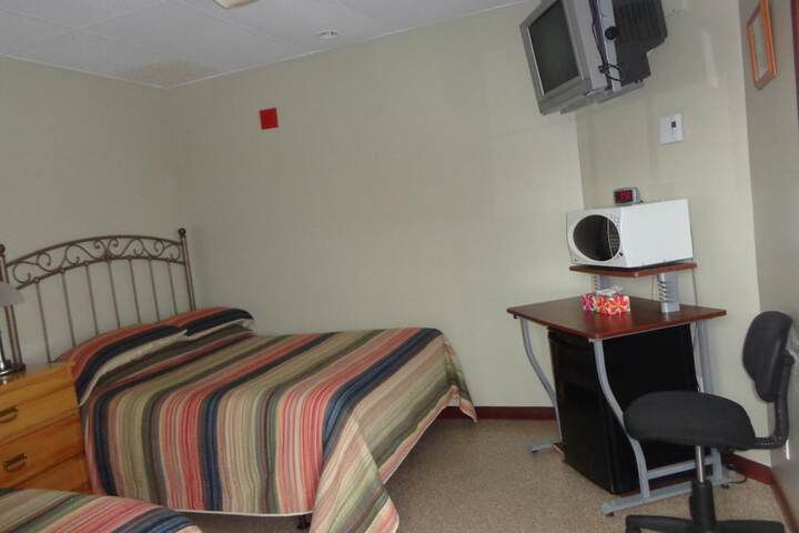 Room 27 of 42
