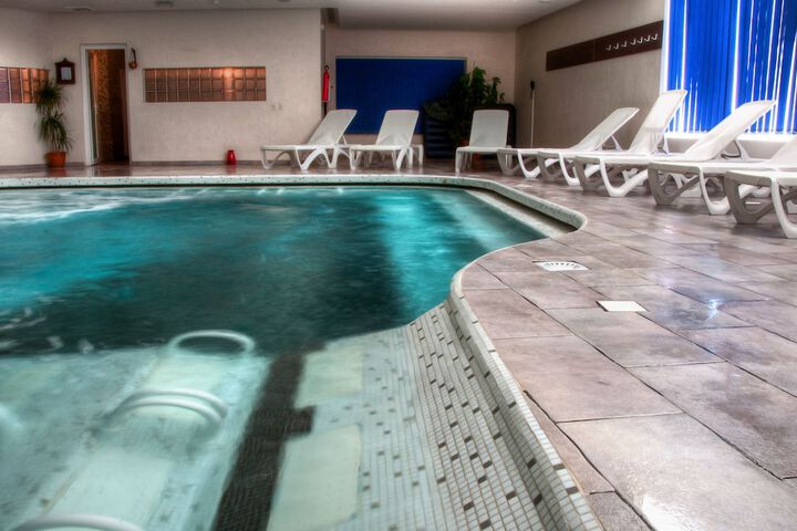 Pool Hotel