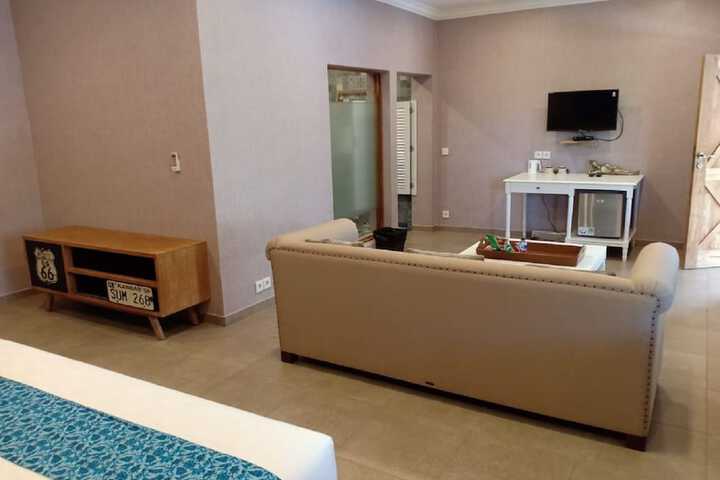 Room 19 of 90