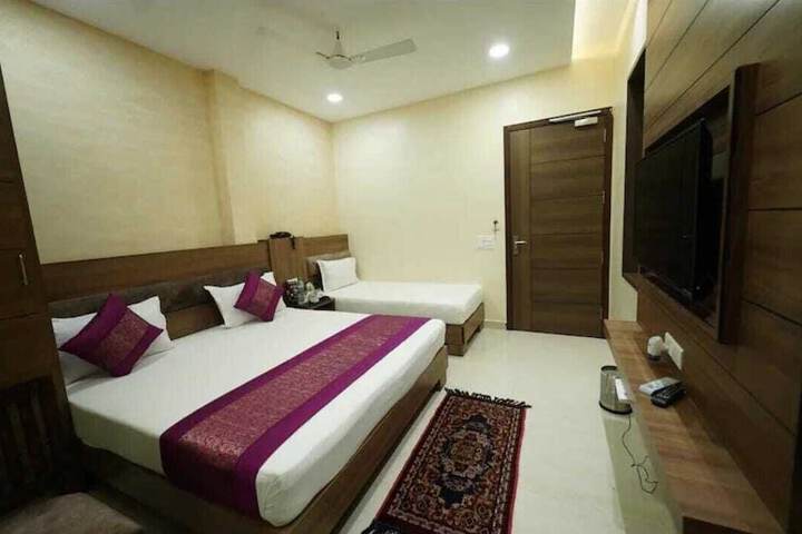 Room 16 of 36