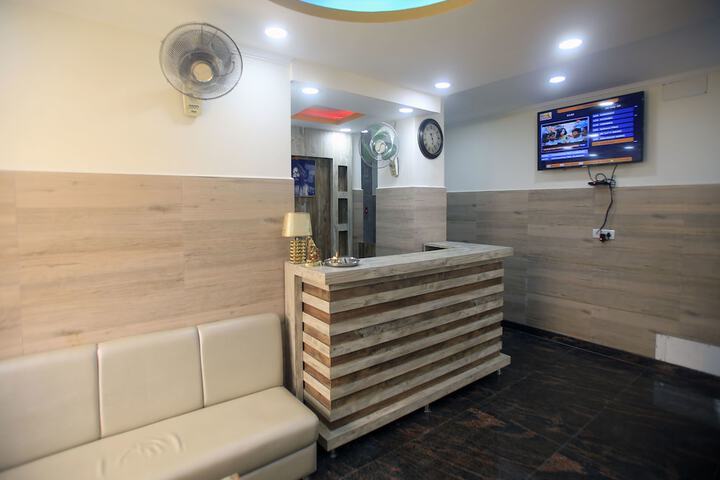 OYO 17006 HOTEL GIRNAR