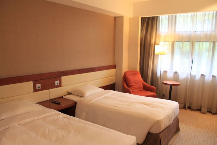 Room 10 of 40