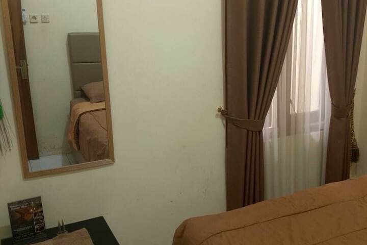 Room 3 of 17