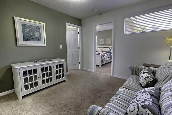 Room 106 of 221