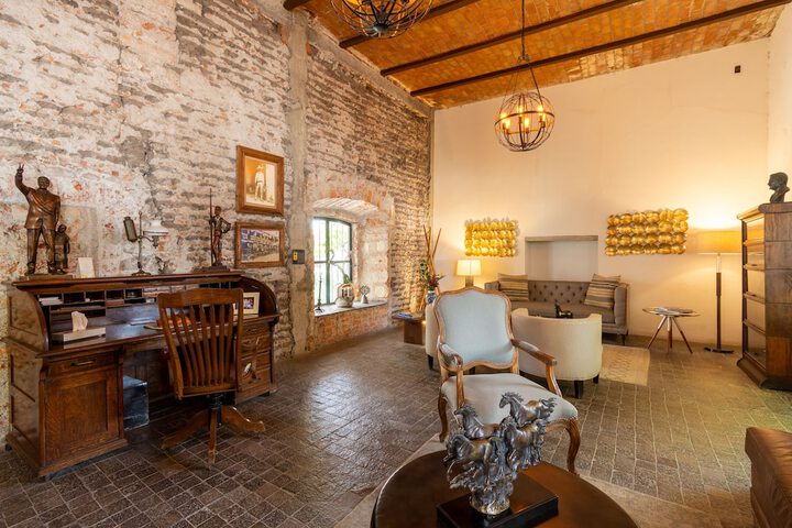Hotel Interior 18 of 177