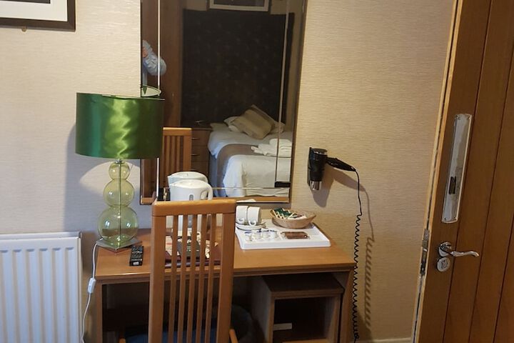 Room 7 of 37
