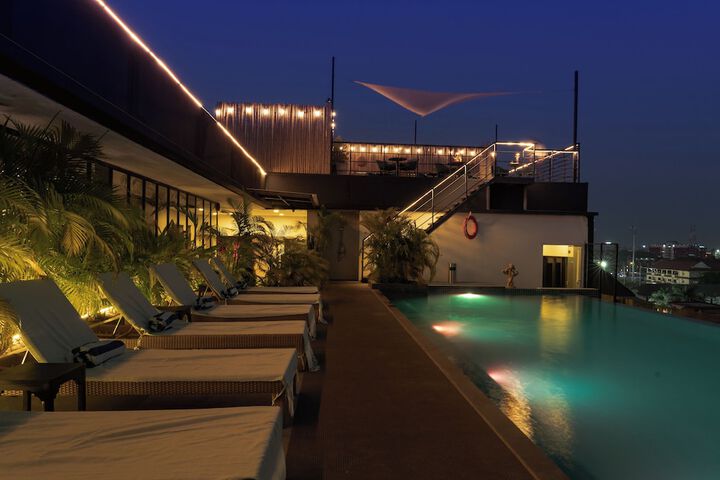 Pool 32 of 48