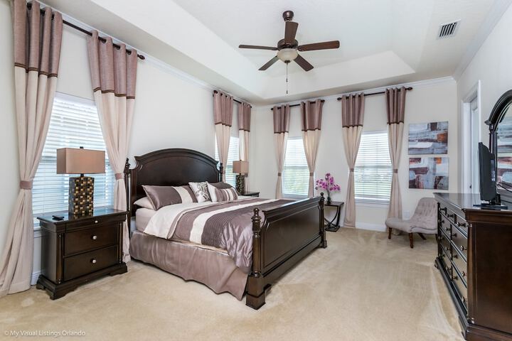 Room 3 of 44