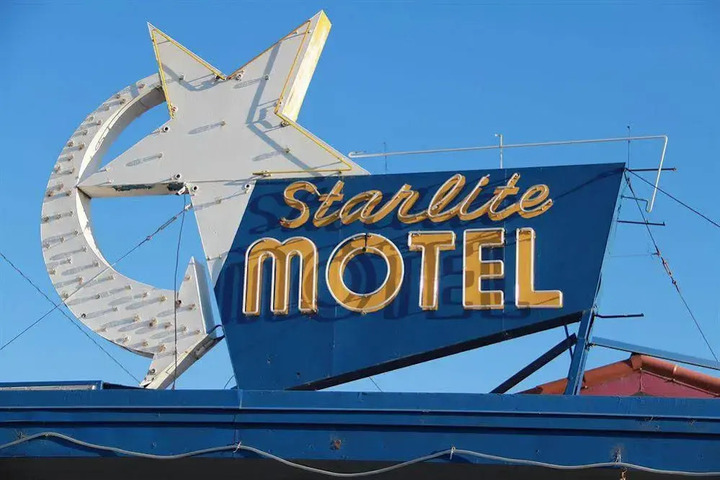 STARLITE MOTEL