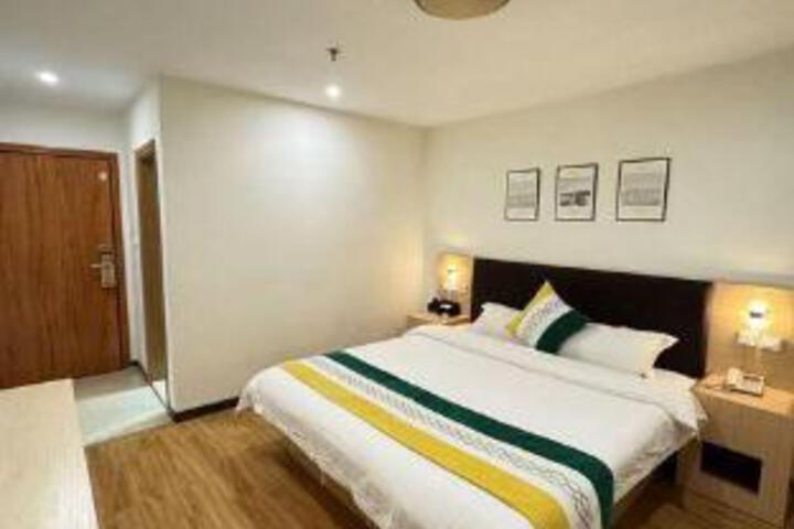 Room 5 of 6