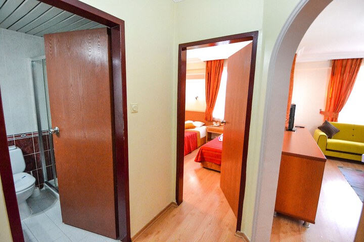 Room 7 of 37