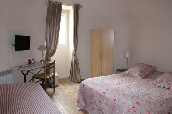 Room 9 of 18