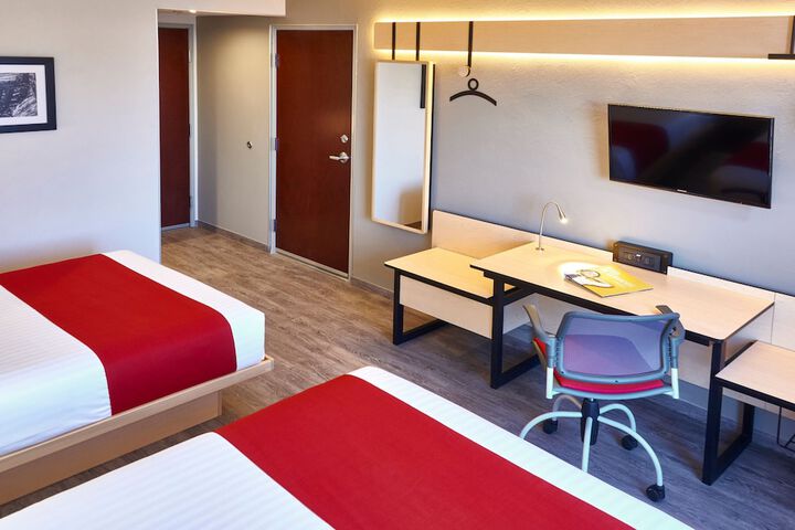 Room 9 of 50
