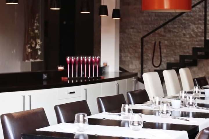Dining 67 of 93