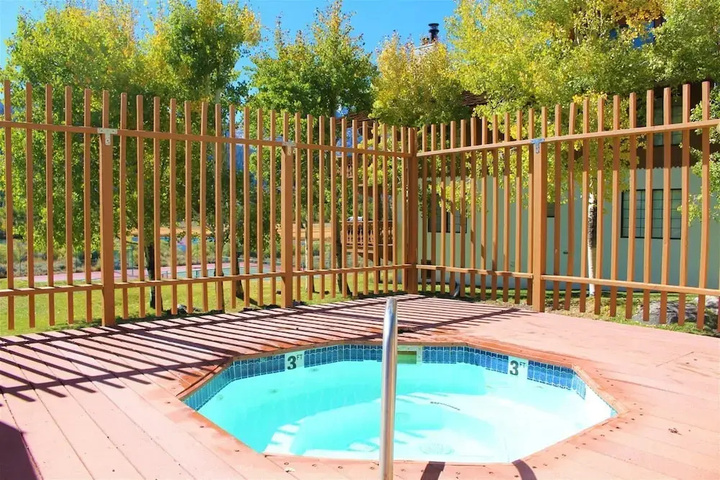 Pool 9 of 14