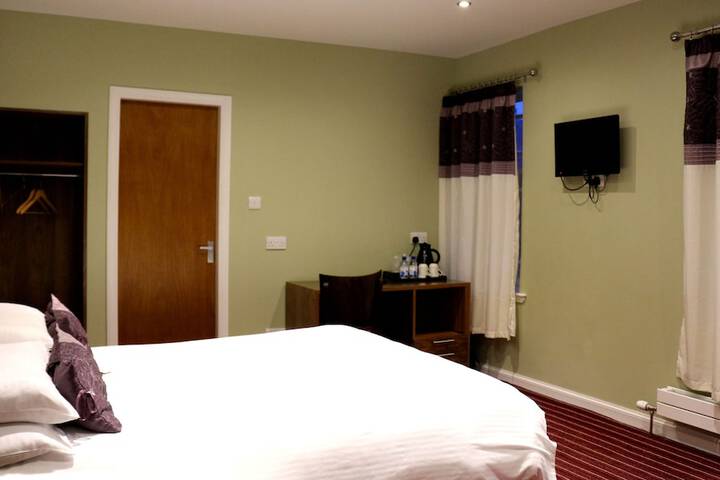Room 2 of 27