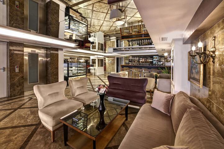 Entrance & Lobby