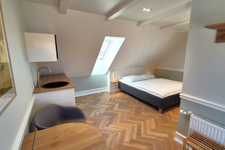 Room 6 of 36