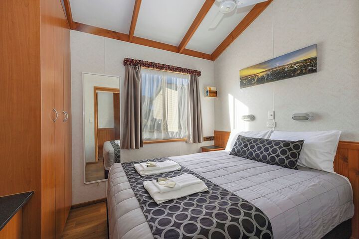 Room 4 of 43