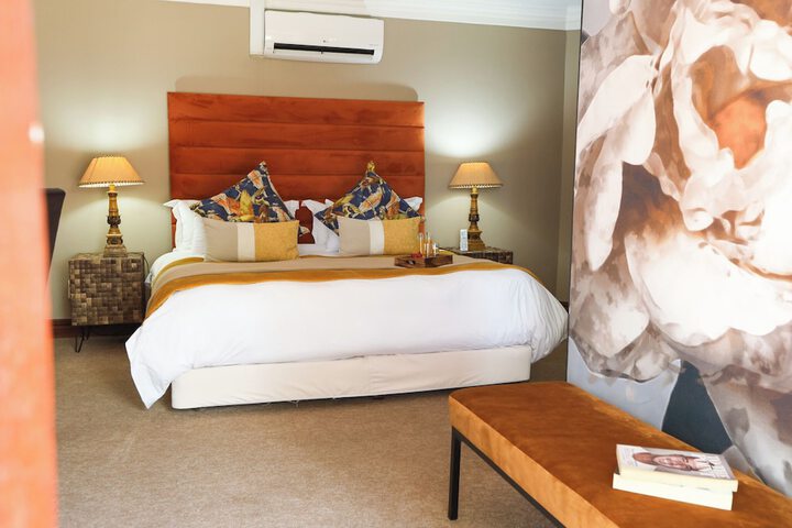 Room 2 of 33