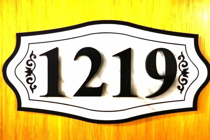 Room 104 of 442