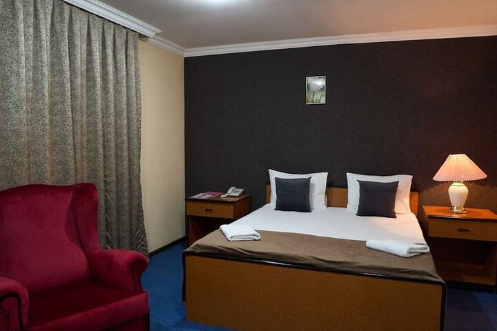 Room 14 of 50
