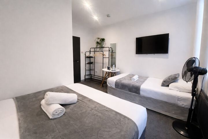 Room 47 of 85
