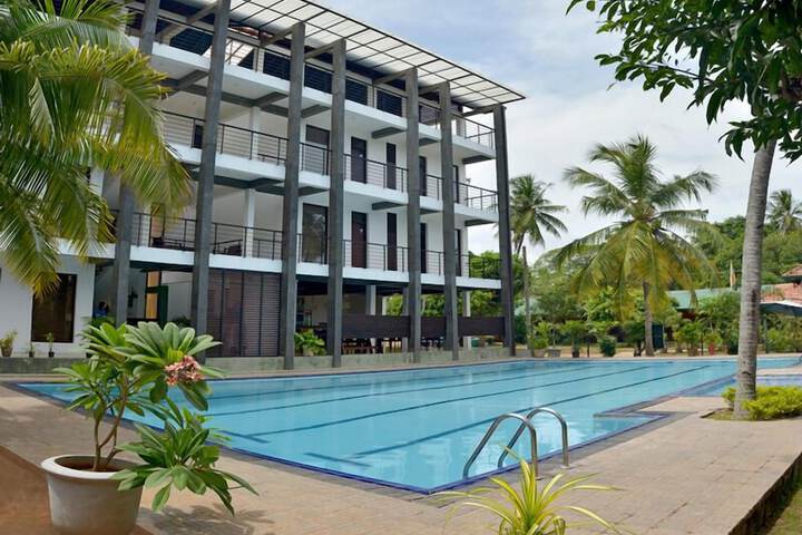 Hotel Pool