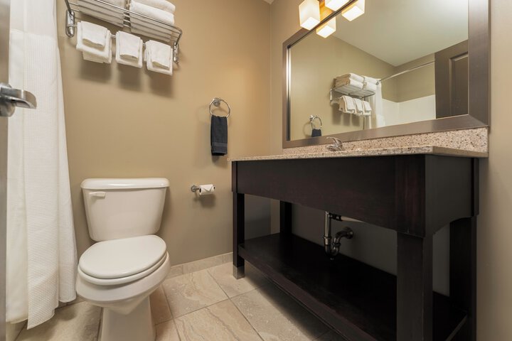Room 120 of 147