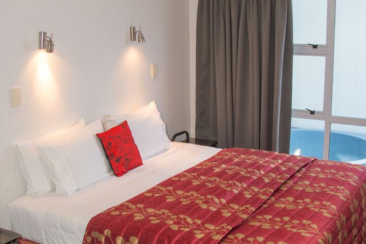 Room 4 of 40