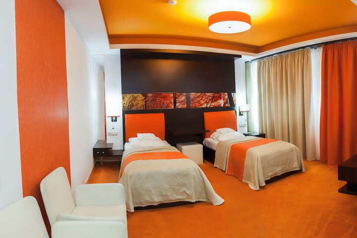 Room 7 of 70