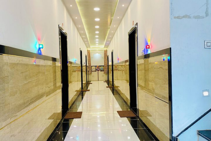 Hotel Interior 4 of 30