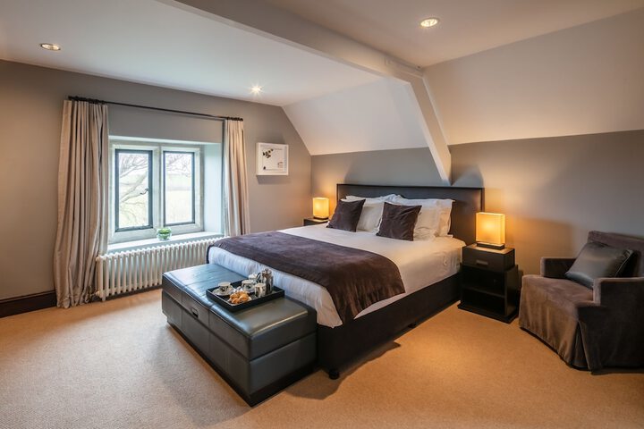 Room 8 of 50