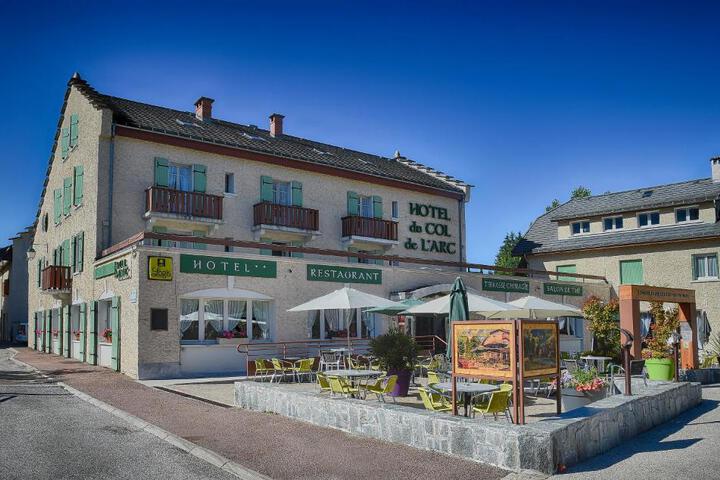 Logis Hôtel - Le Col de lArc