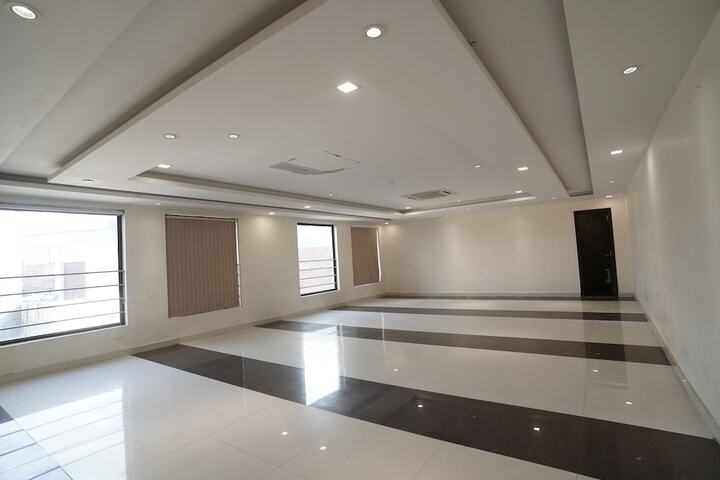 Business Center 35 of 50