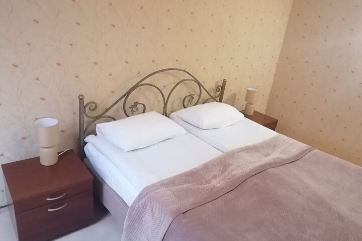 Room 9 of 70