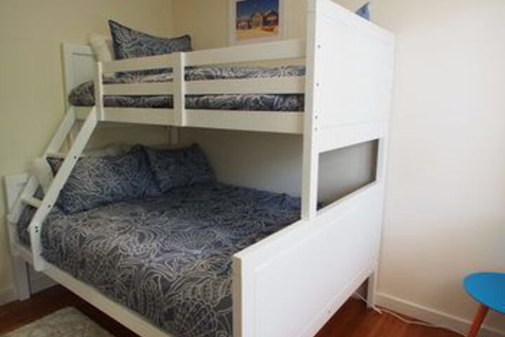 Room 9 of 20