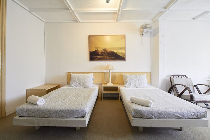 Room 10 of 39