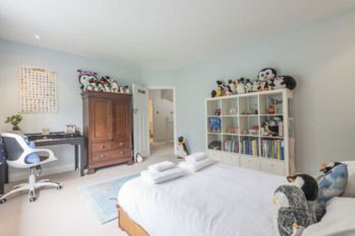 Room 10 of 35