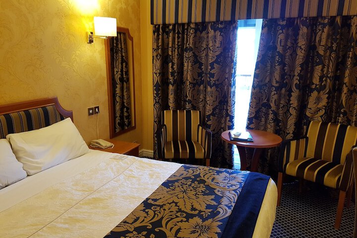 Room 21 of 94