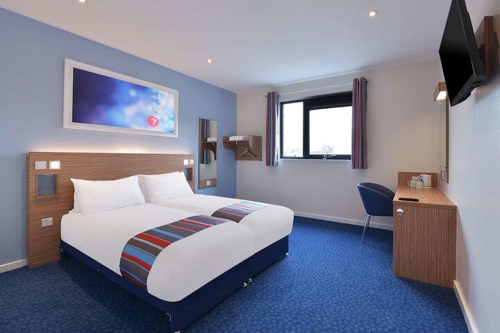 Room 5 of 24