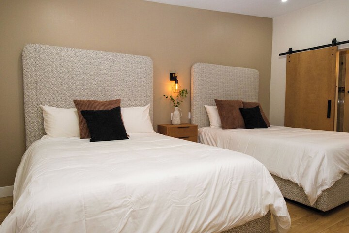 Room 3 of 33