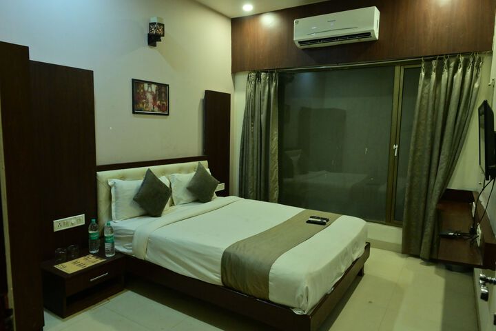 Room 6 of 6