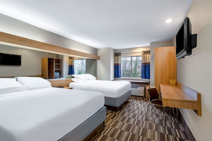1 Queen Bed Accessible Room (6 of 25)