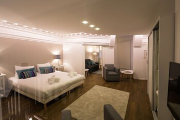 Room 28 of 60