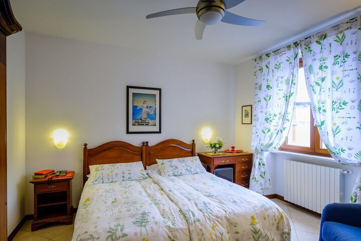 Room 27 of 115